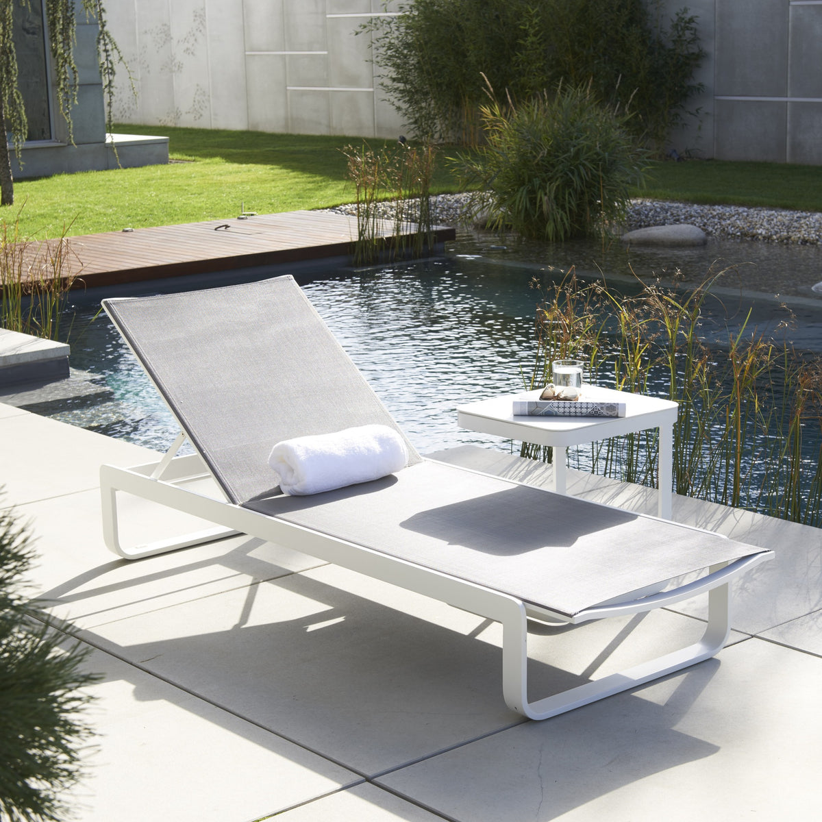 Aluminium Textilene Outdoor Sun Lounger – White