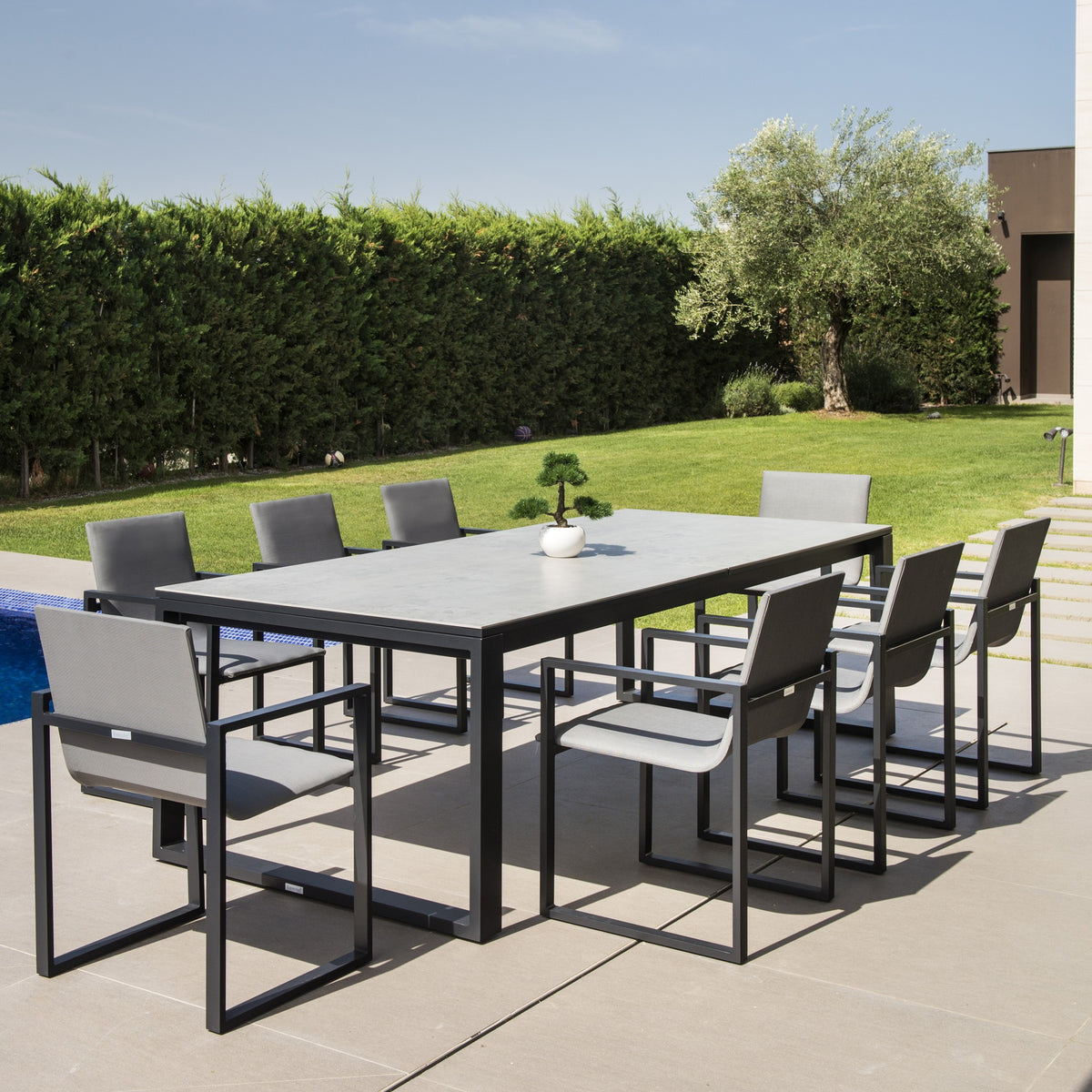10-Seater Ceramic & Aluminium Outdoor Dining Set – Charcoal