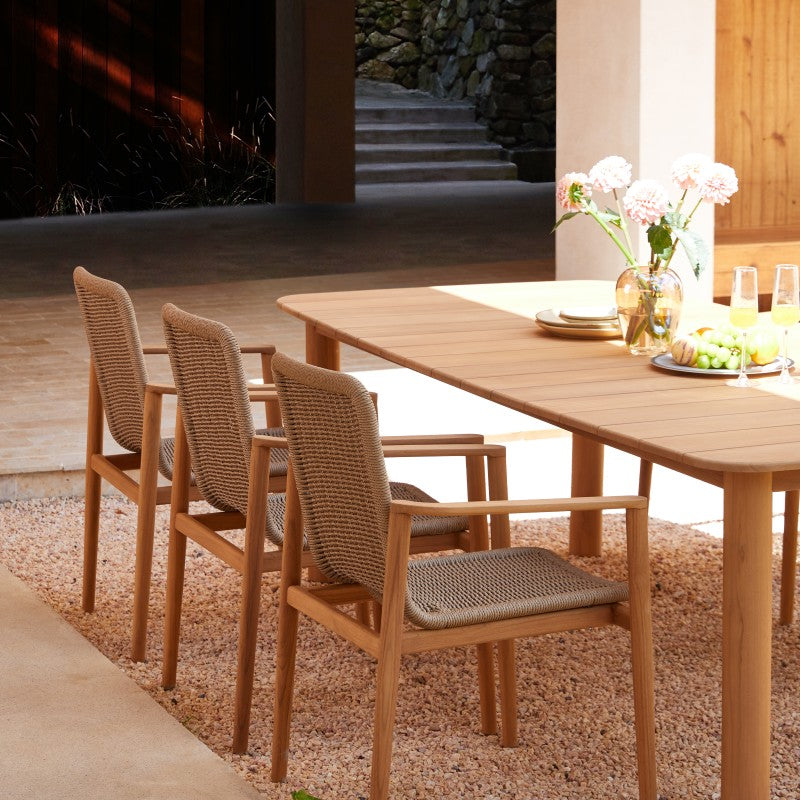 MARINE teak outdoor dining set table with rounded corners and slatted surface