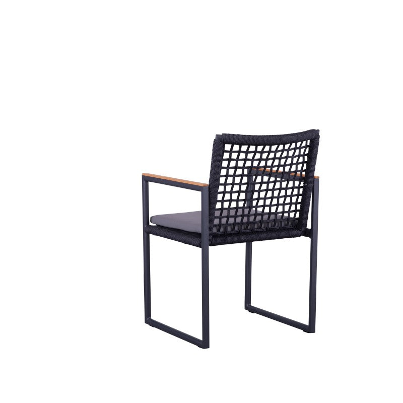 Close detail of the SUNRISE black rope-woven outdoor dining armchair texture